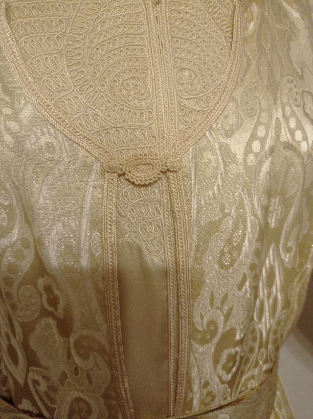 Caftán Marroquí Dorado