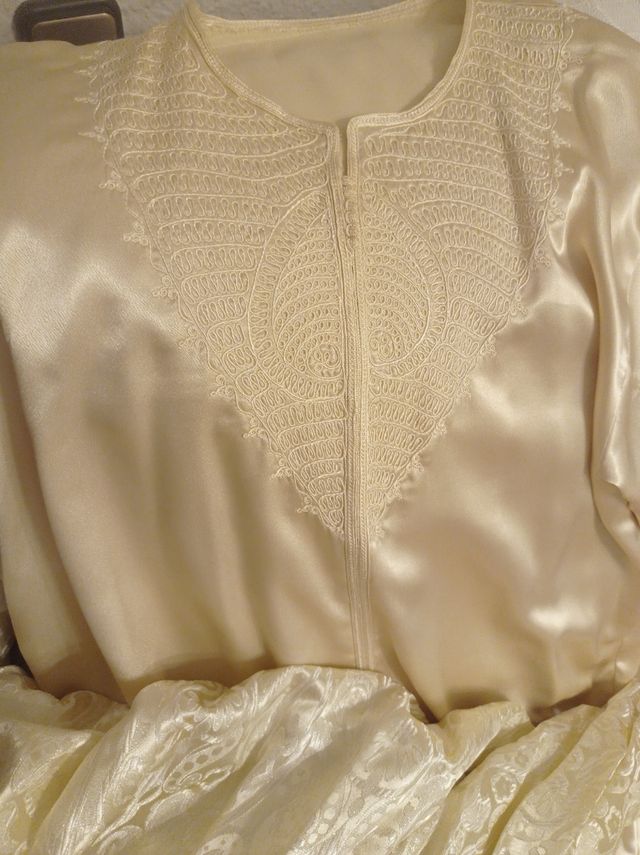 Caftán Marroquí Dorado