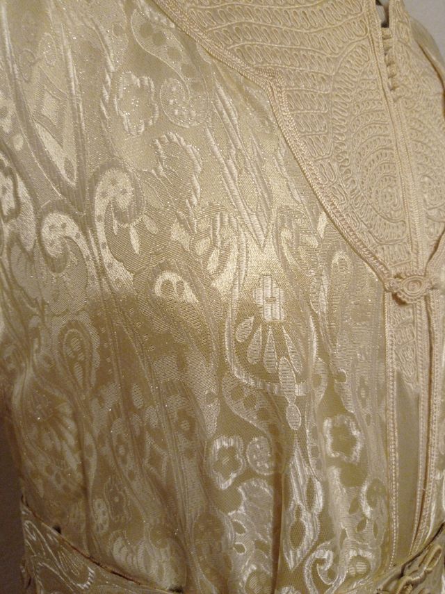 Caftán Marroquí Dorado