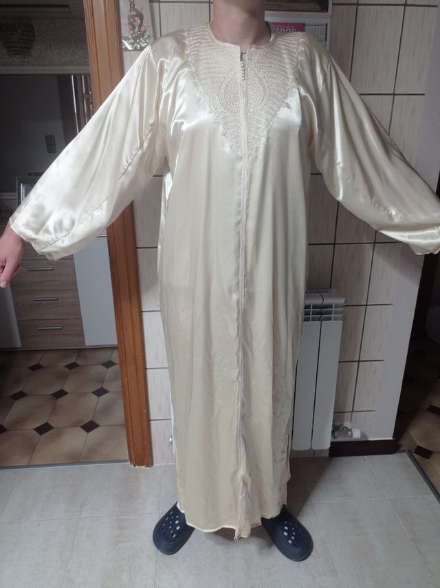 Caftán Marroquí Dorado