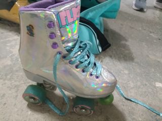 Patines infantiles plateados con cordones