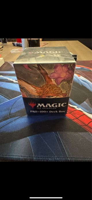 Magic The Gathering PRO-100+ Deck Box