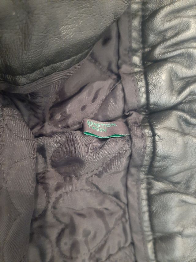 Falda negra con corazones acolchados