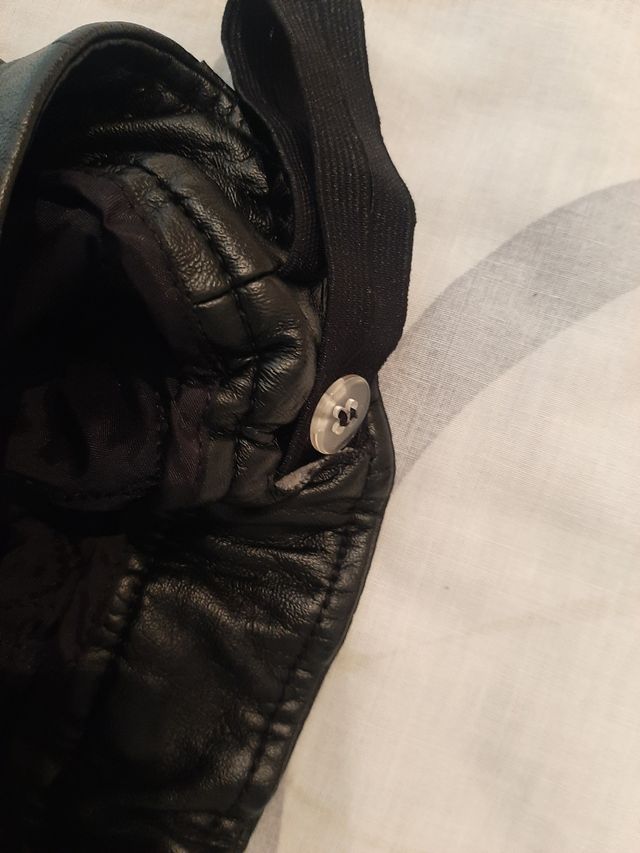 Falda negra con corazones acolchados