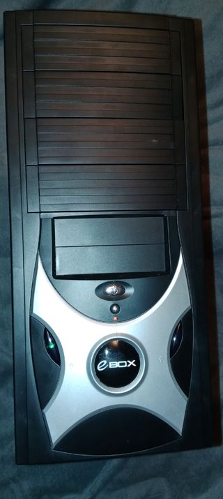 Caja Torre PC Negra y Gris