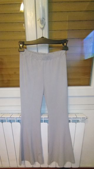 Pantaloni a zampa grigi leggeri