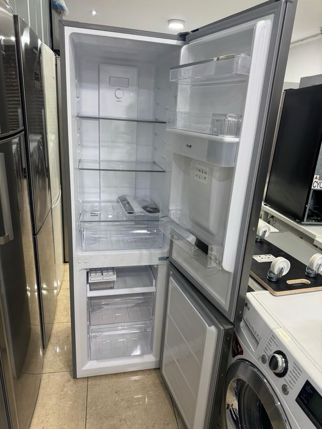 Nevera semi nueva con garantía