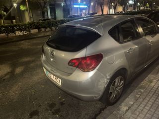 Opel Astra 2012