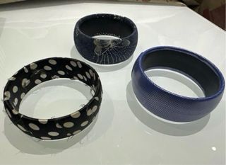 Braccialetti alti neri e blu