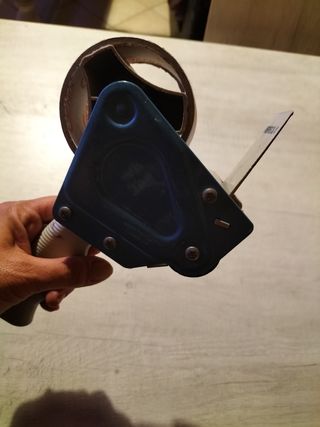 Dispenser per nastro adesivo, Tendinastro x scotch