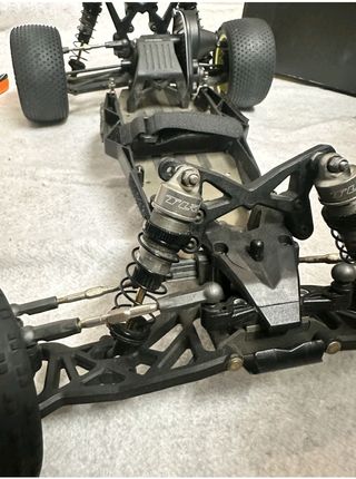 TEAM LOSI RACING TLR22 RC