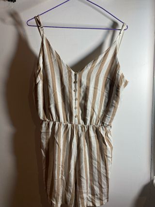 Mono corto Stradivarius rayas beige y marrón