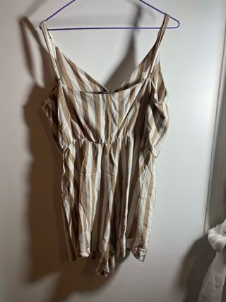 Mono corto Stradivarius rayas beige y marrón