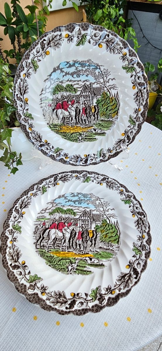 Piatto Myott con  scene a cavallo