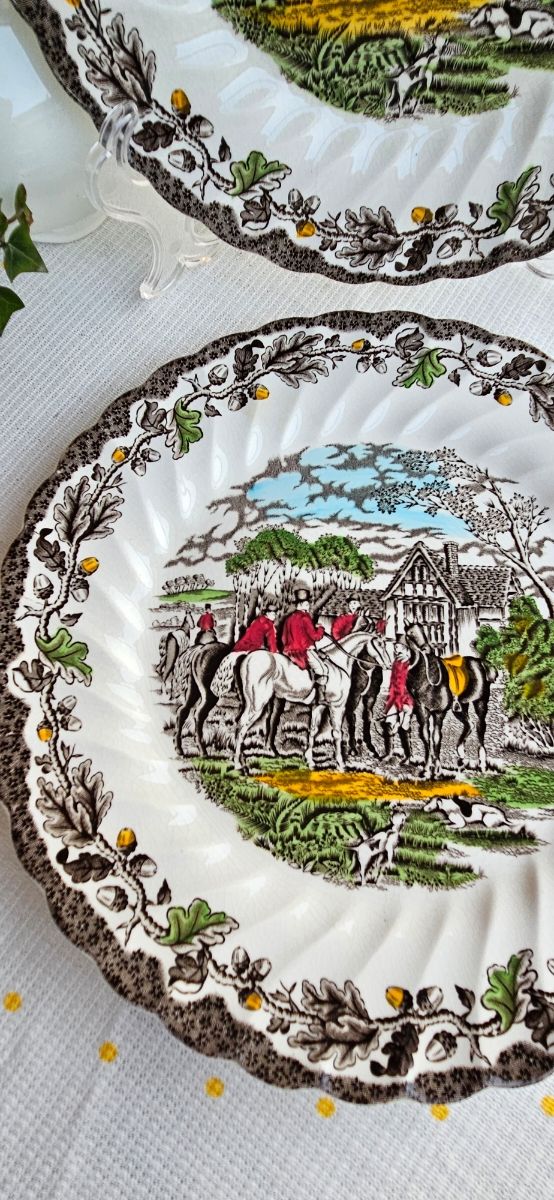 Piatto Myott con  scene a cavallo