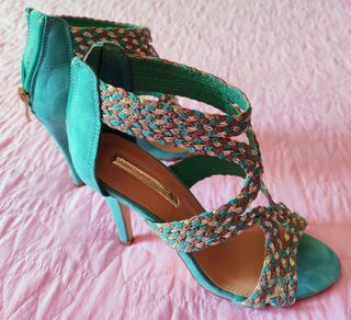Sandalias de tacón trenzadas multicolor