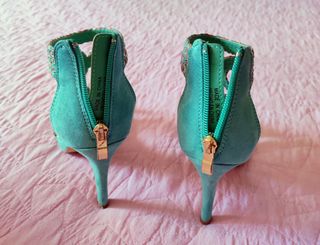 Sandalias de tacón trenzadas multicolor