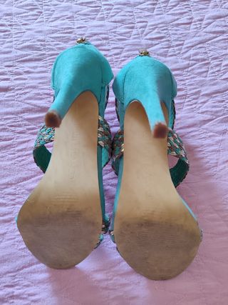Sandalias de tacón trenzadas multicolor