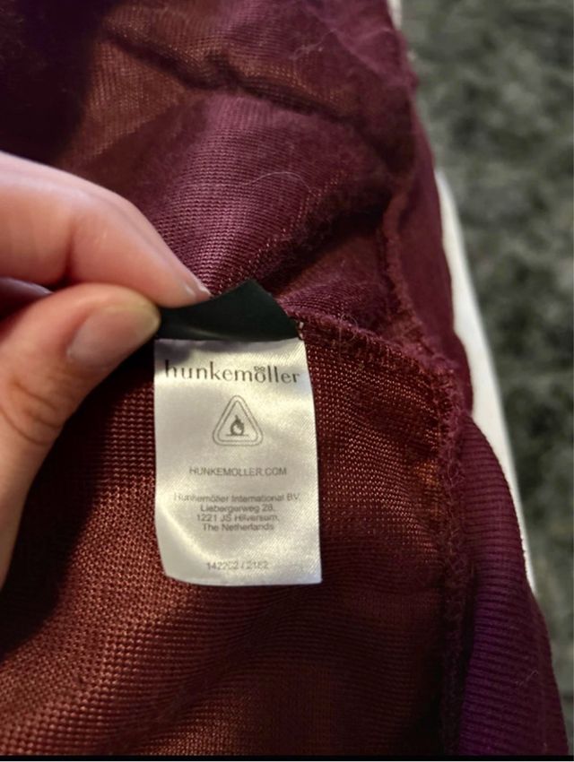 Chaqueta Hunkemöller pelo burdeos
