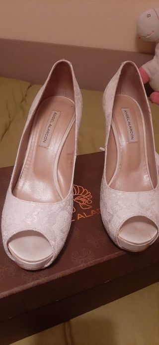 Zapatos ceremonia Angel Alarcón blancos n° 38/39.