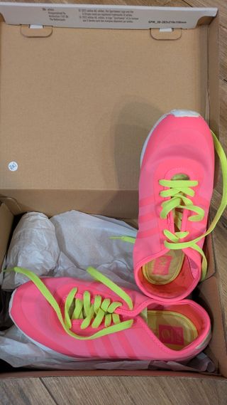 Deportivas Adidas Neo Talla 39 Rosa y Amarillo