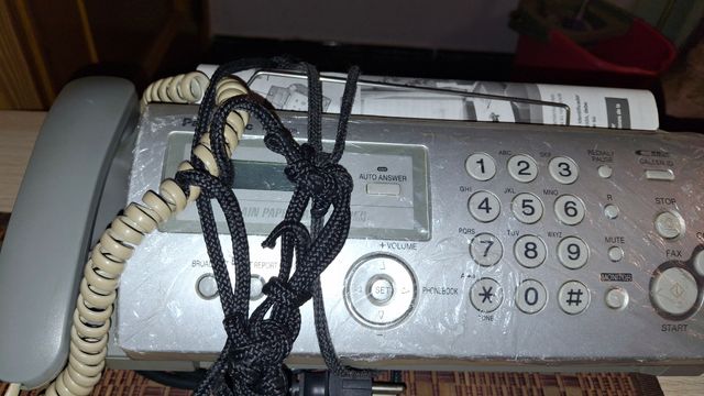 Cascos grises y beige