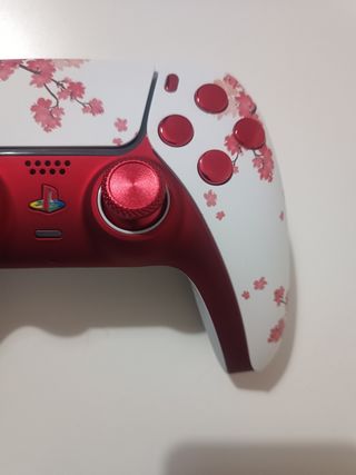 Mando PS5 con Flores y joysticks TMR magnéticos.