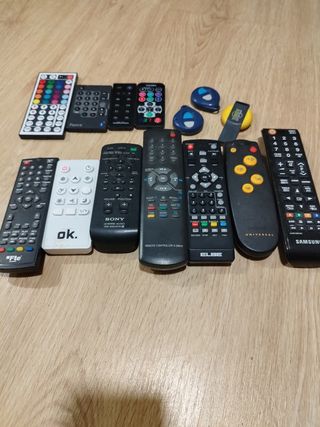 Lote de mandos a distancia Elbe,Fte,Parrot,Philips