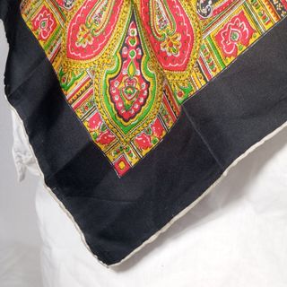 PAÑUELO ANTIGUO DE SEDA ESTAMPADO INDUMENTARIA 