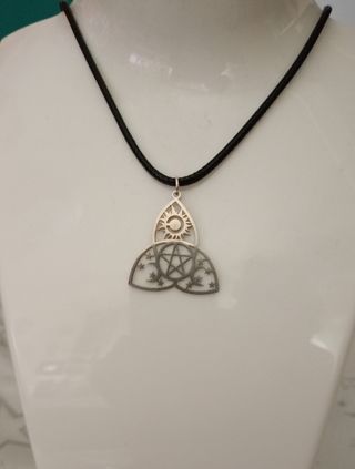 Colgante Triqueta Sol y Luna Estrellas