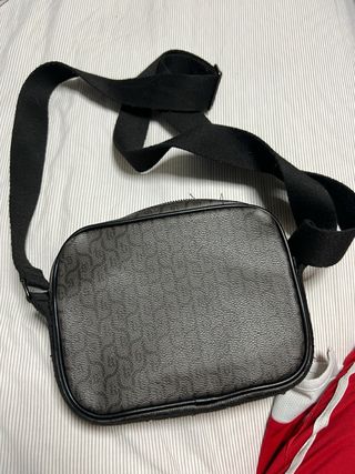 Riñonera Bershka Negra