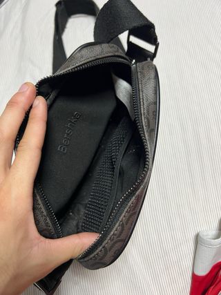 Riñonera Bershka Negra