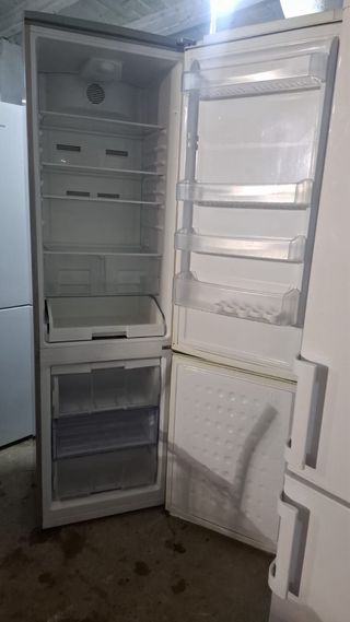 Nevera combi plateada