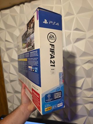 PS4 Slim 500 GB Completa + 7 Juegos