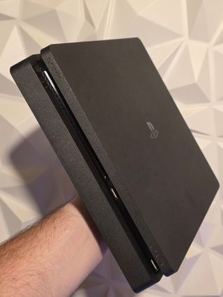 PS4 Slim 500 GB Completa + 7 Juegos