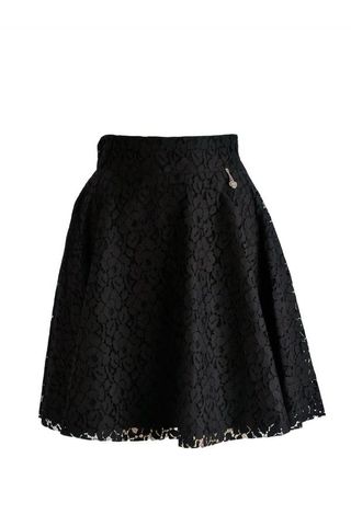 Falda negra de encaje