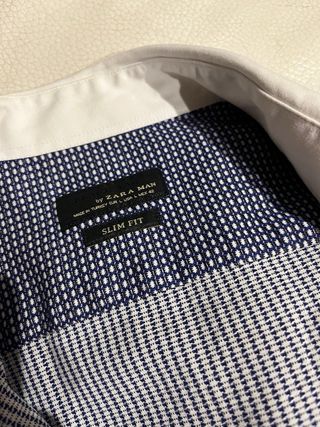 Camisa de hombre azul y blanca