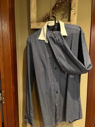 Camisa de hombre azul y blanca