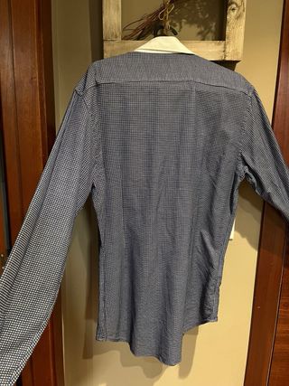 Camisa de hombre azul y blanca