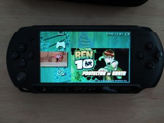 PSP E1004 Street Negra + funda + cargador + y más