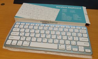 Teclado Inalámbrico Bluetooth Ultra Fino