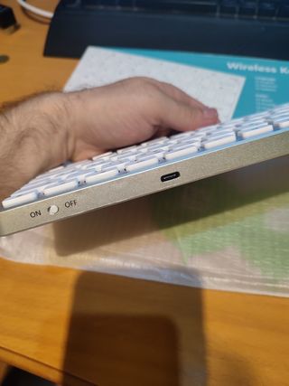 Teclado Inalámbrico Bluetooth Ultra Fino