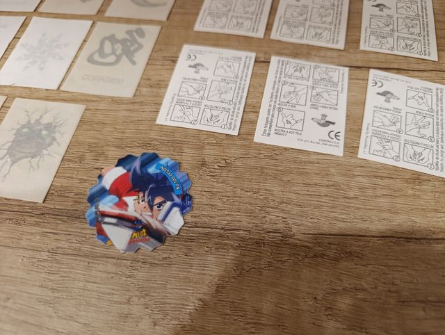 Pack Tatuagens, Carta Topps e Beyblade