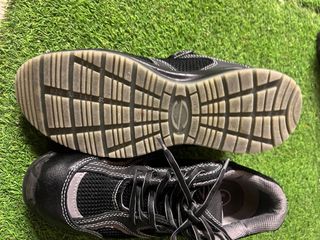 Botas de seguridad negras y grises