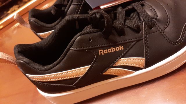 Zapatillas Reebok Negras y Doradas Nuevas