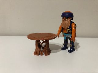 Mesa rústica Playmobil con corazón