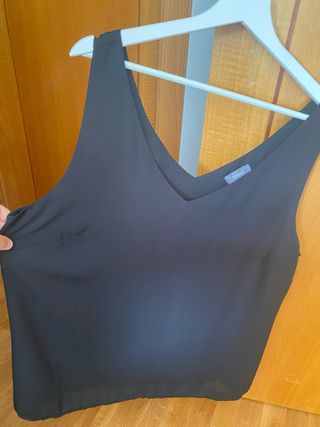 Camiseta negra tirantes fluida talla XL