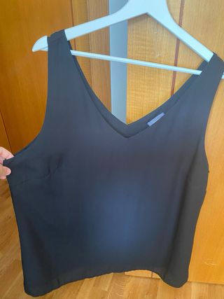 Camiseta negra tirantes fluida talla XL