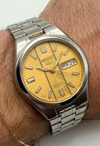 Reloj Seiko 5 Dorado y Plateado