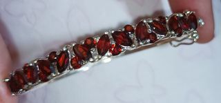 Pulsera Plata con Granates.